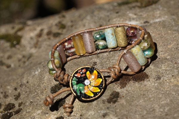Flower Button Bracelet - Image 4
