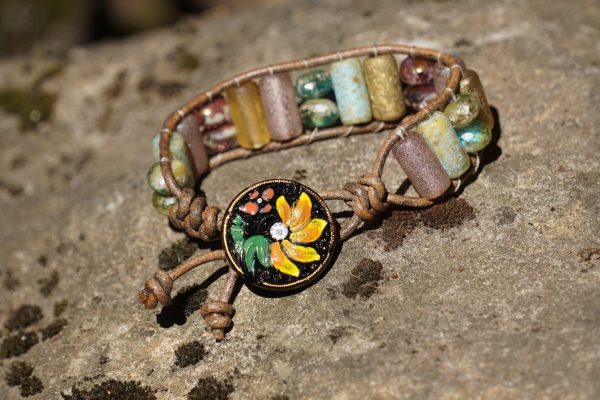 Flower Button Bracelet - Image 3