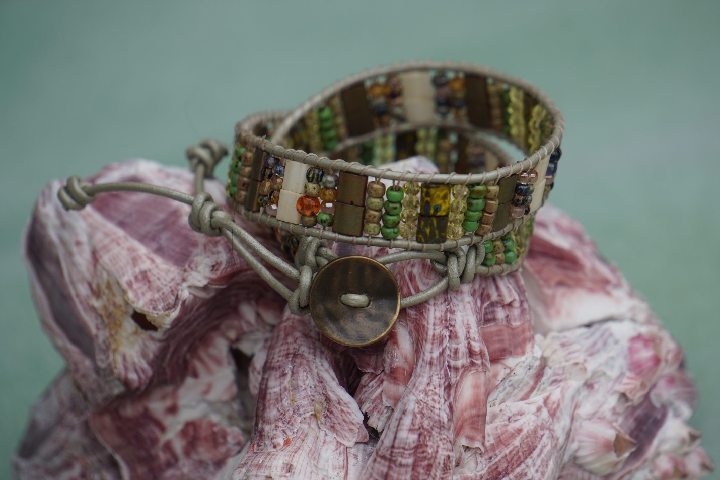 Verdant Glow – Tarnished Gold & Czech Bead Bracelet