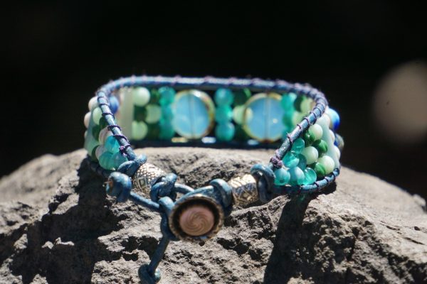 Vintage Pearl Silver Button Bracelet - Image 4